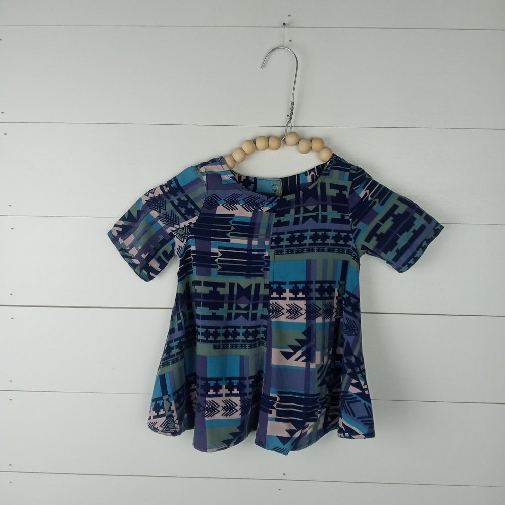 Old Navy girls 12-18 mos geometric retro design flowy dress